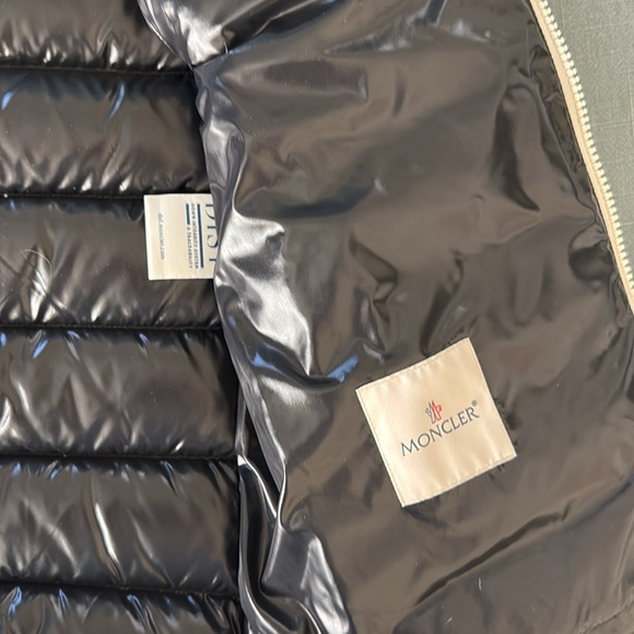 Moncler Berriat Down Jacket - Picture 5 of 8